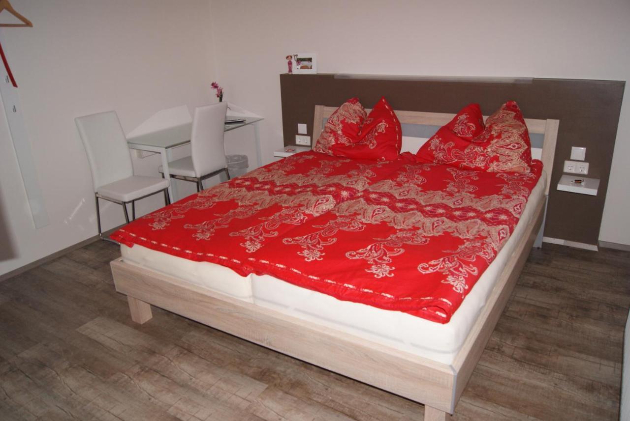فوهنسدورف Privatzimmer Mitterbacher المظهر الخارجي الصورة